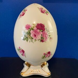 Vintage Formalities by Baum Bros. Floral Design Porcelain Egg
